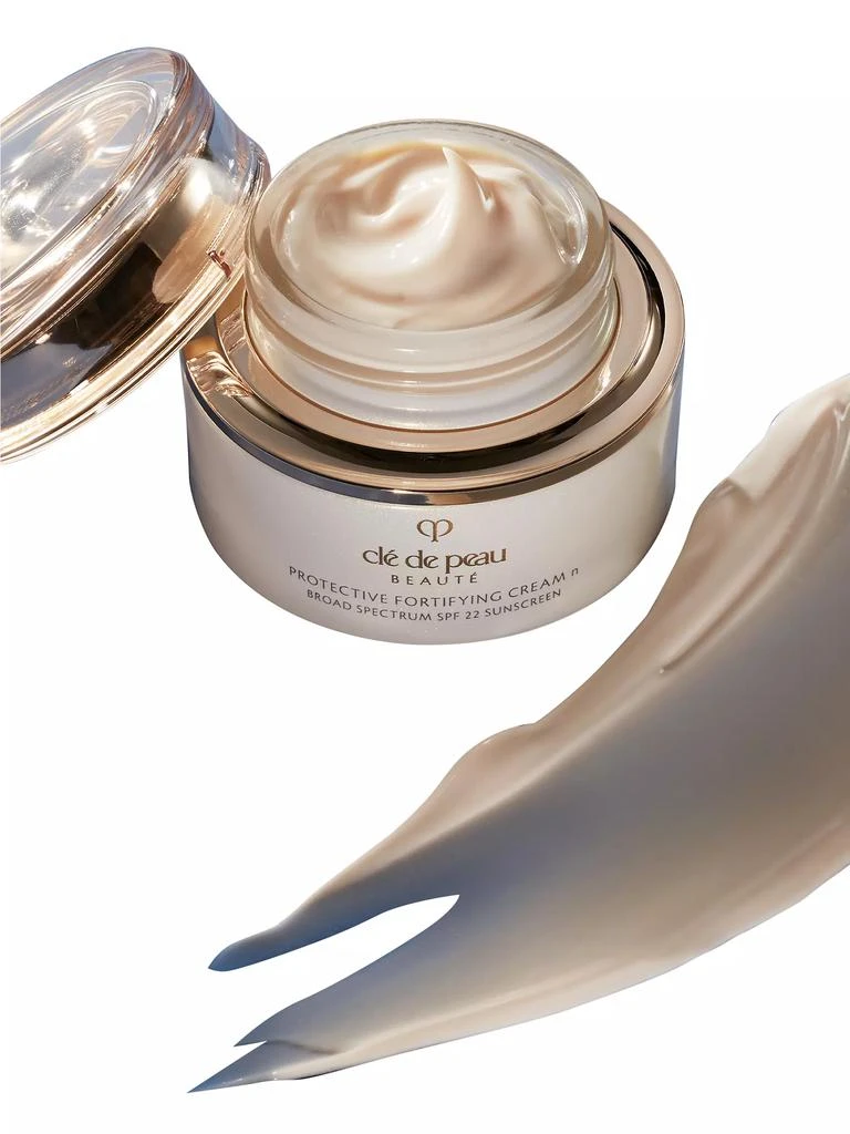 Cle de Peau Protective Fortifying Cream - SPF 22 5