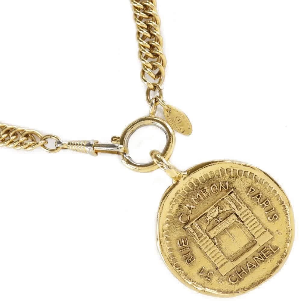 Chanel Vintage 31 Rue Cambon Medallion Pendant Necklace Metal _Plated Necklace Jewelry (Pre-Owned)