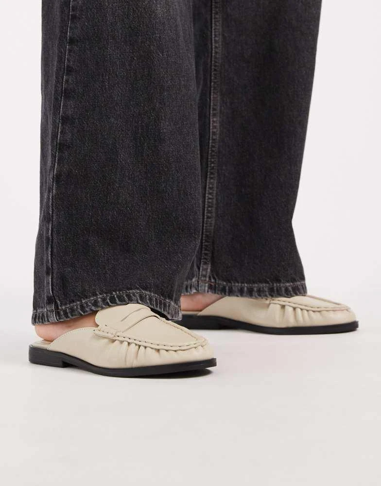 Schuh Schuh Leeds rouched mule loafer in white leather 2