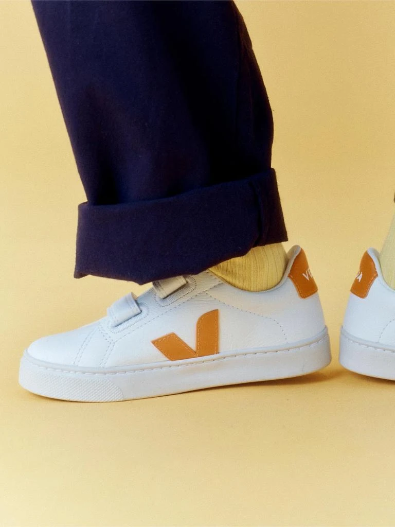 Veja Veja Kids Chromefree Leather Small Esplar Traners in White 4