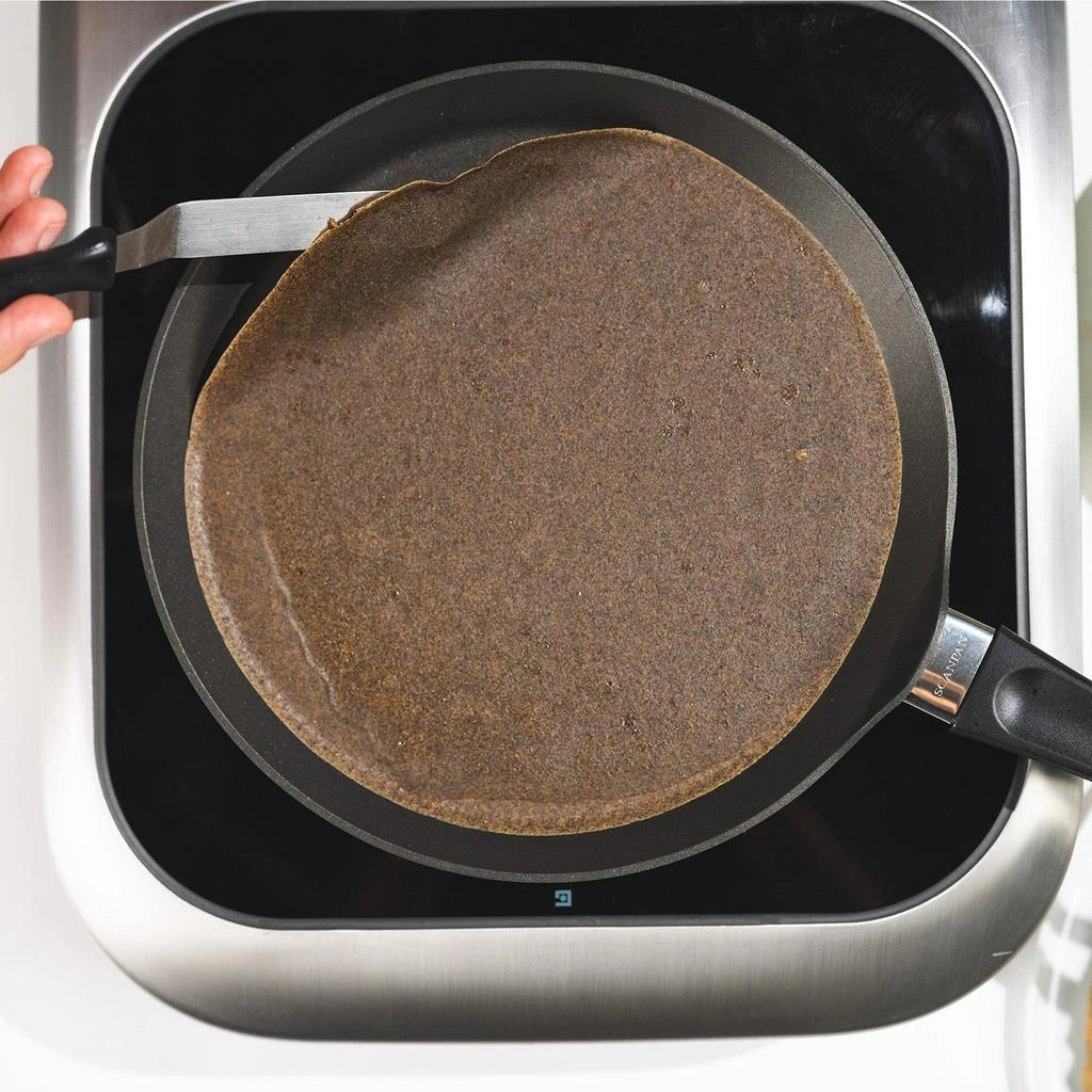 Scanpan Classic 9.75-Inch Omelet & Crepe Pan 5