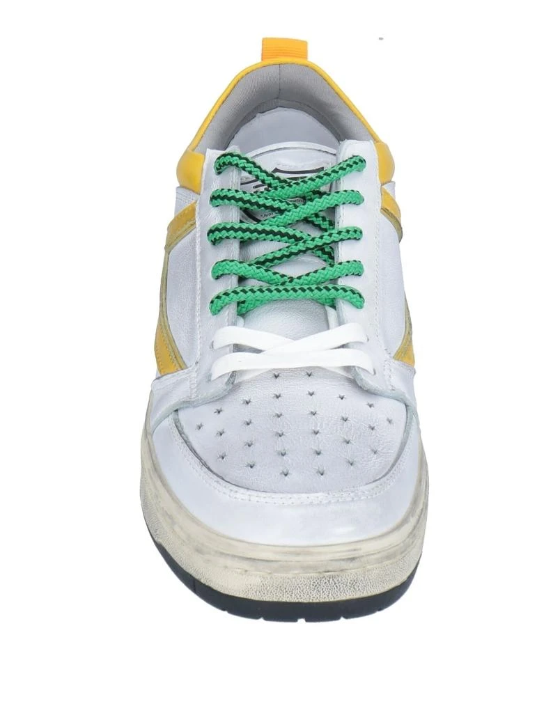 HTC Sneakers 4