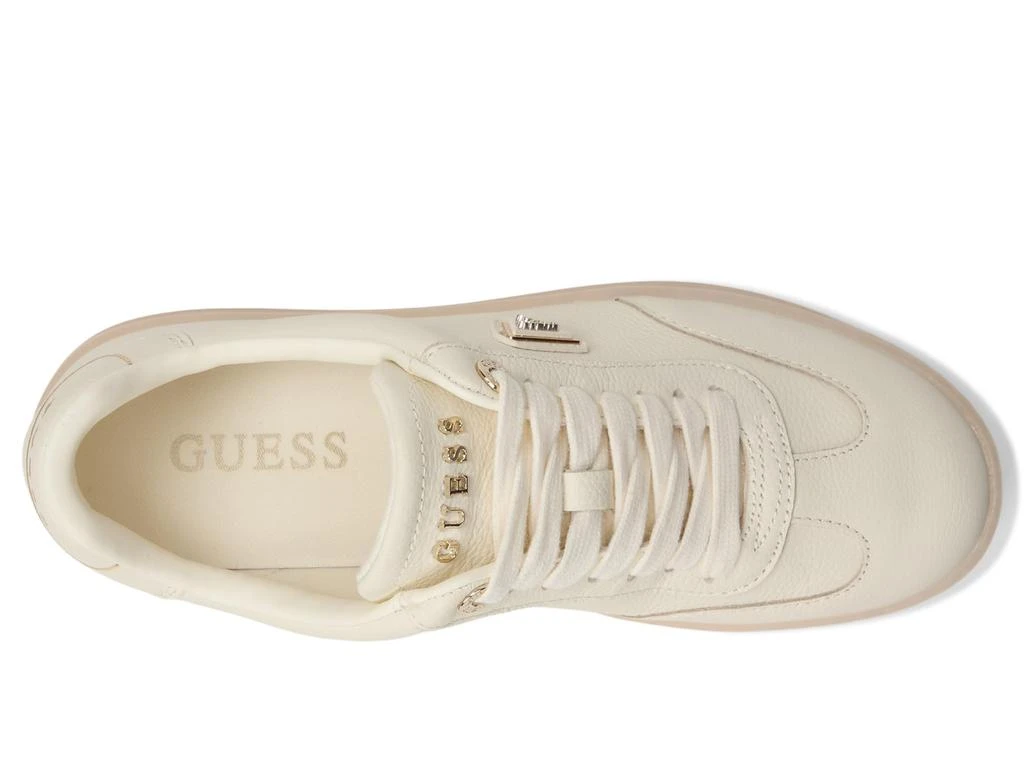 GUESS Jazlie 2