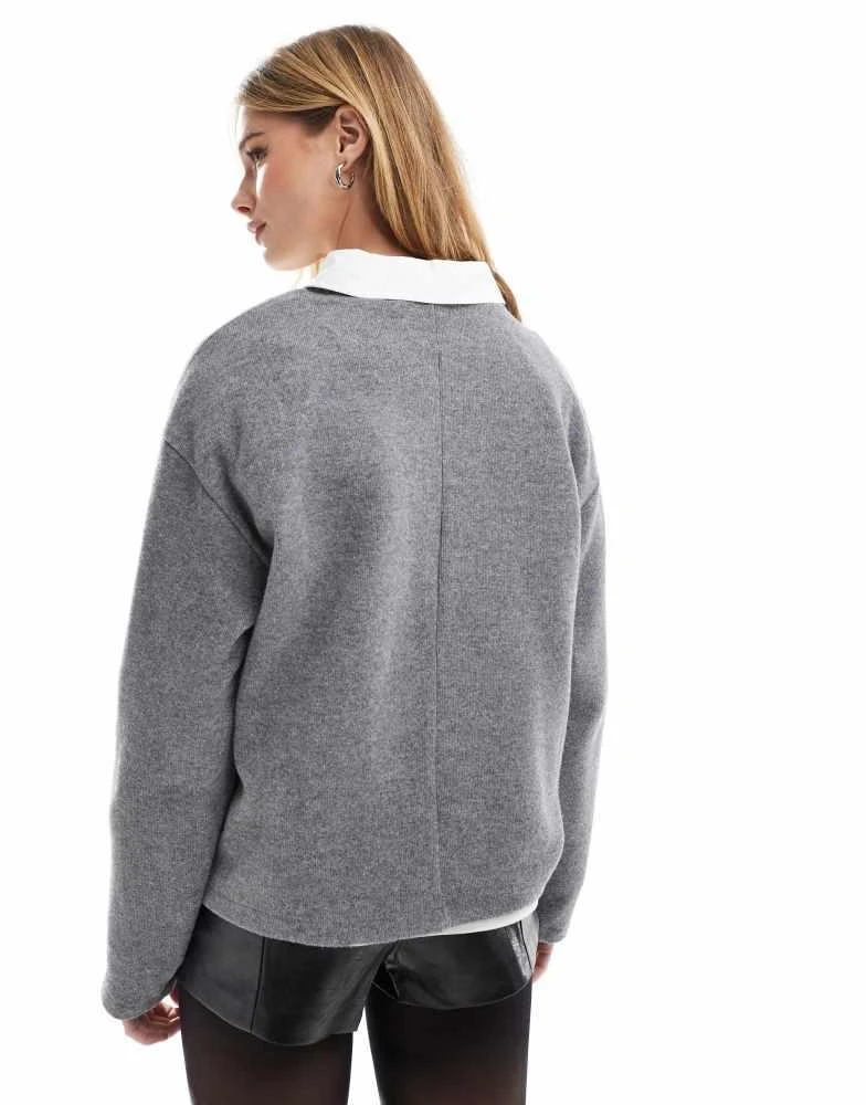 Stradivarius Stradivarius knit round neck t-shirt in dark grey 4