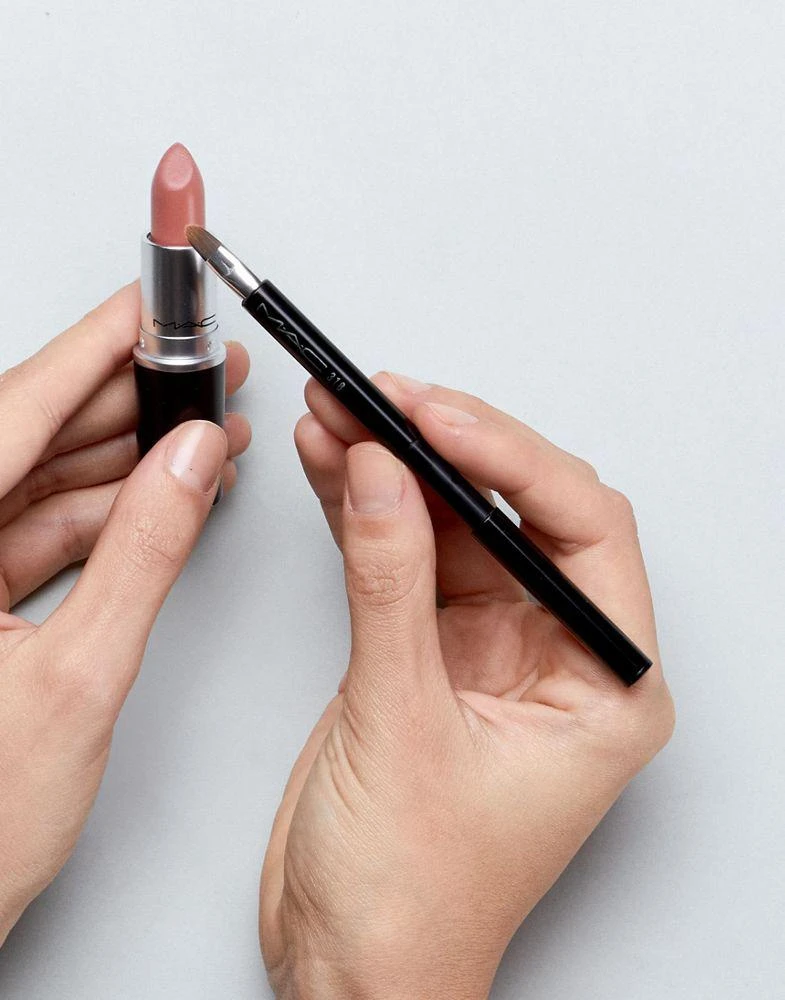 MAC MAC 318 Retractable Lip Brush 2