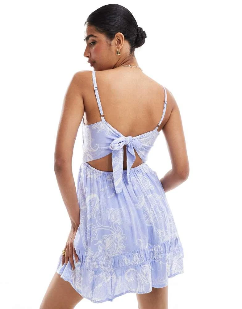 HOLLISTER Hollister shirred detail tie back short dress with shirred bust detail in blue paisley print 4