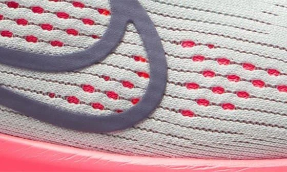 NIKE Quest 6 Running Shoe 5