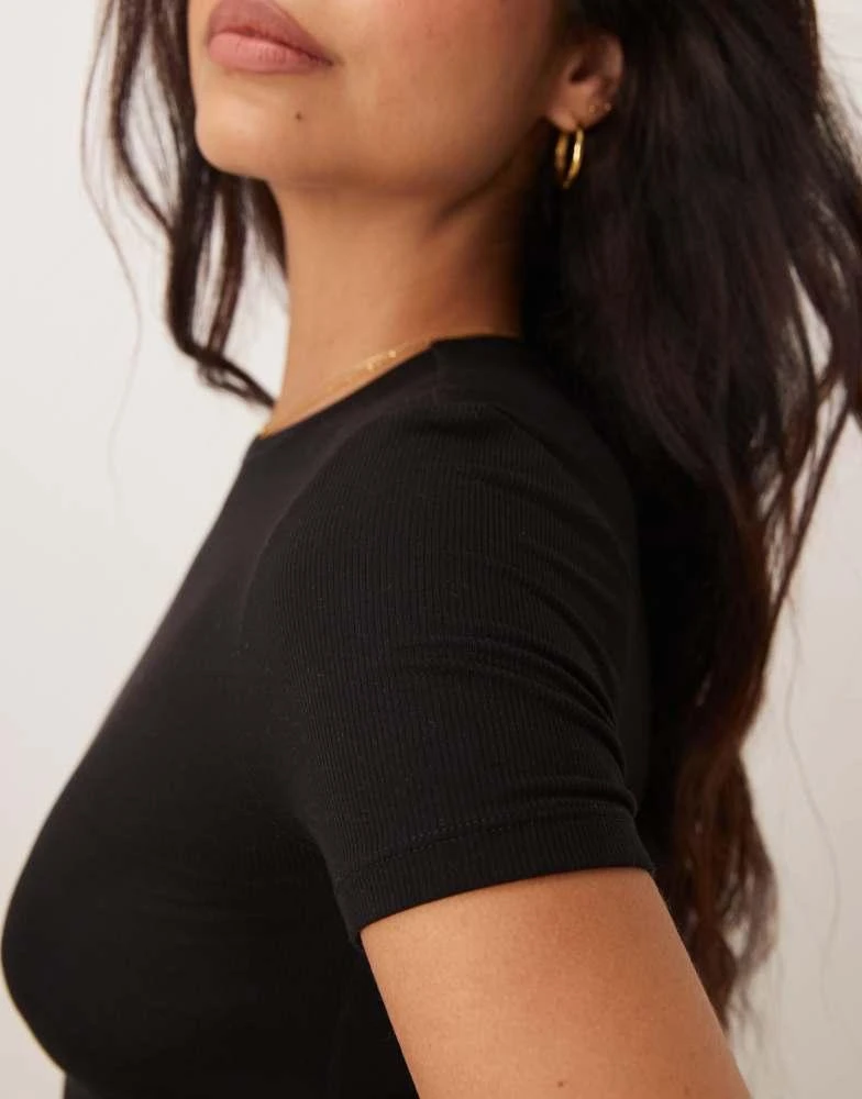 Tala Tala 365 Sculpting Lounge t-shirt in black 2