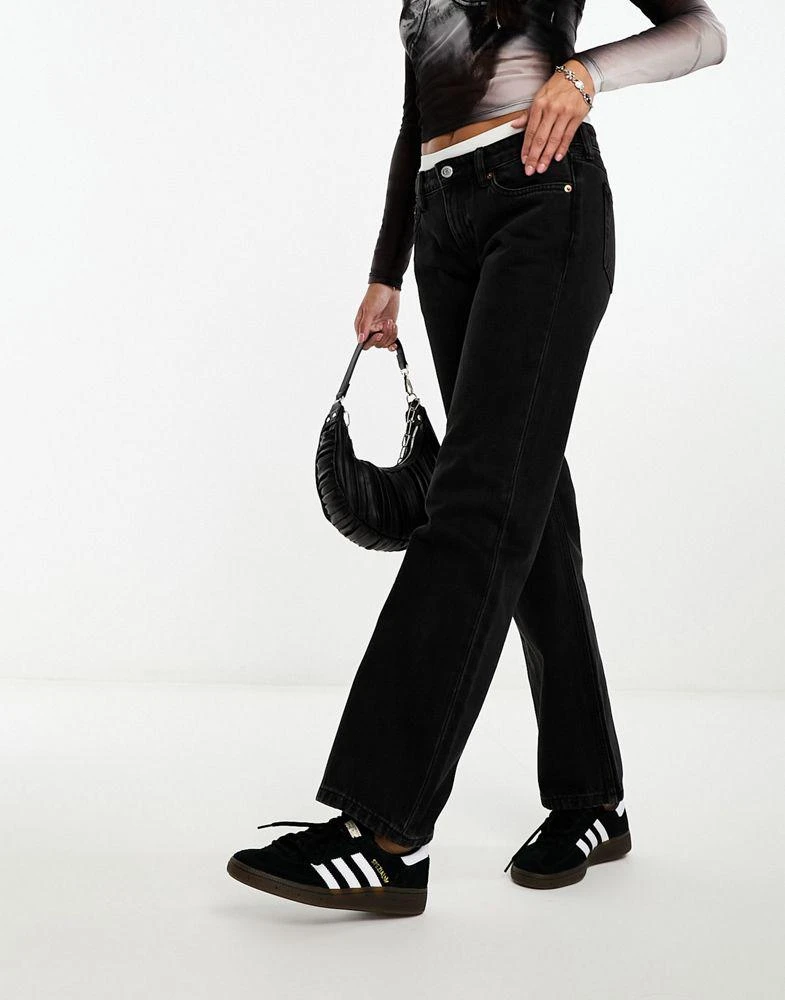 Weekday Weekday Arrow low waist regular fit straight leg jeans in tuned black 4
