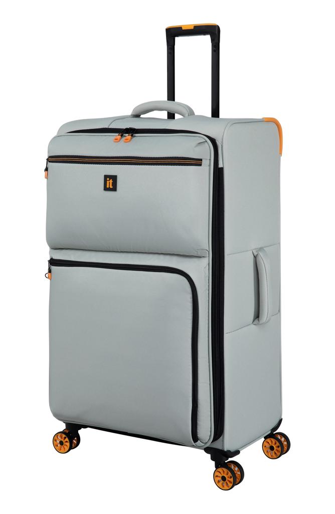 it luggage Compartment 27-Inch Softside Spinner Luggage