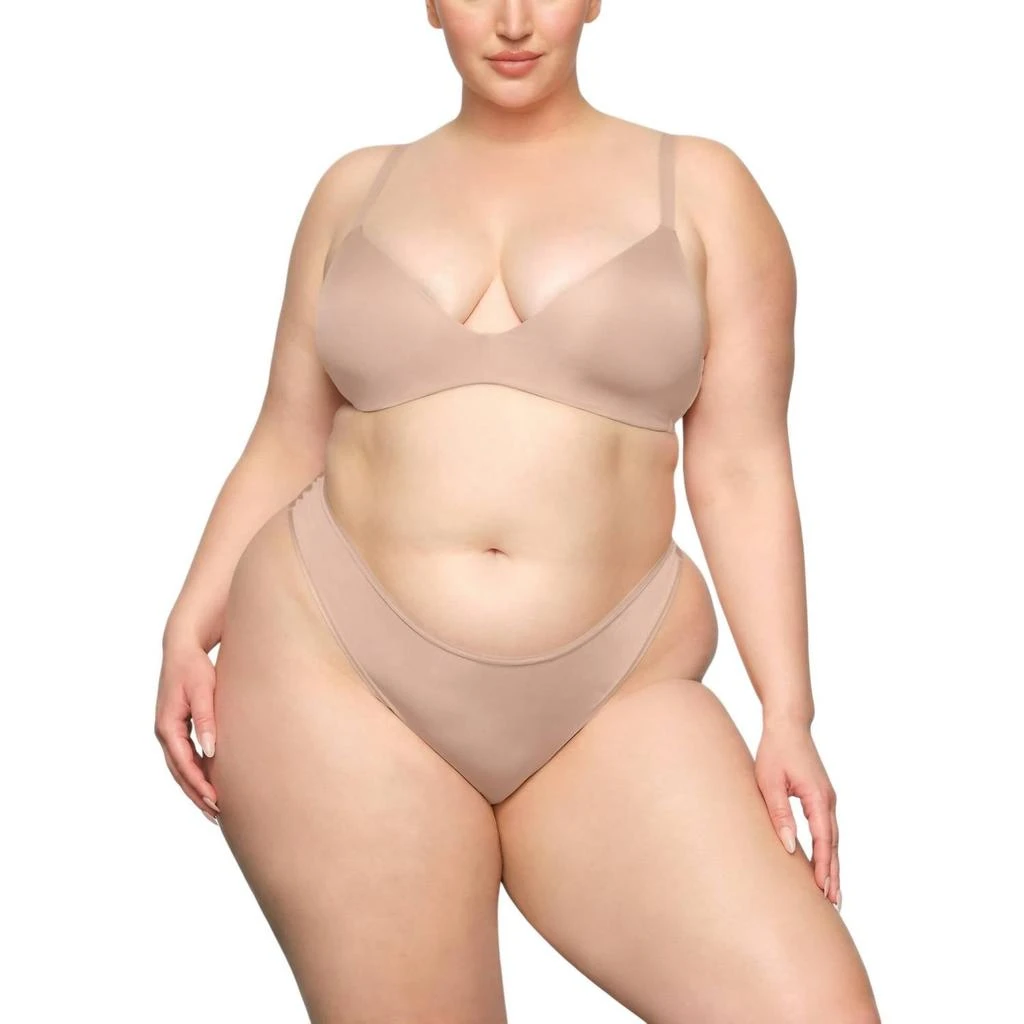 SKIMS Skims - Wireless Form T-shirt Bra 1