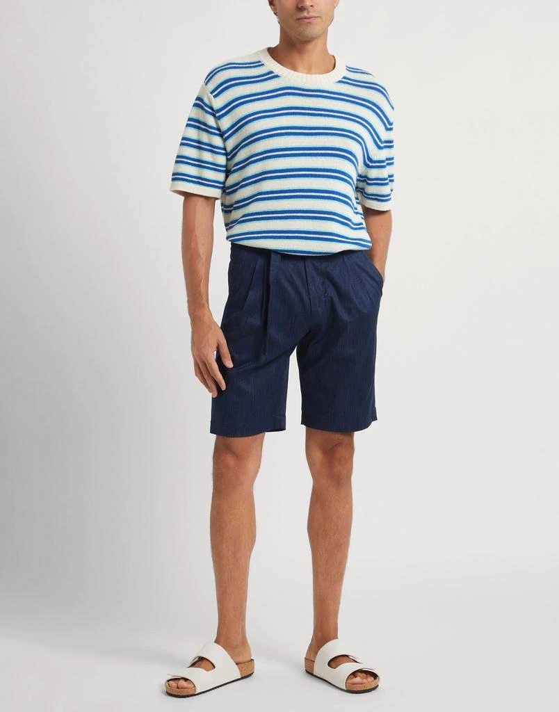 TRUSSARDI Shorts & Bermuda 2