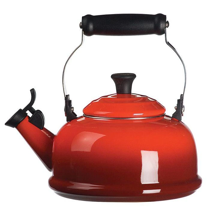 Le Creuset 1.7-Quart Whistling Kettle 1