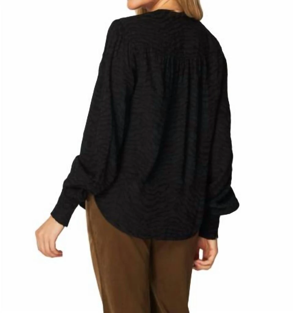 Bella Dahl Bella Dahl - Smocked Cuff Button Down 3