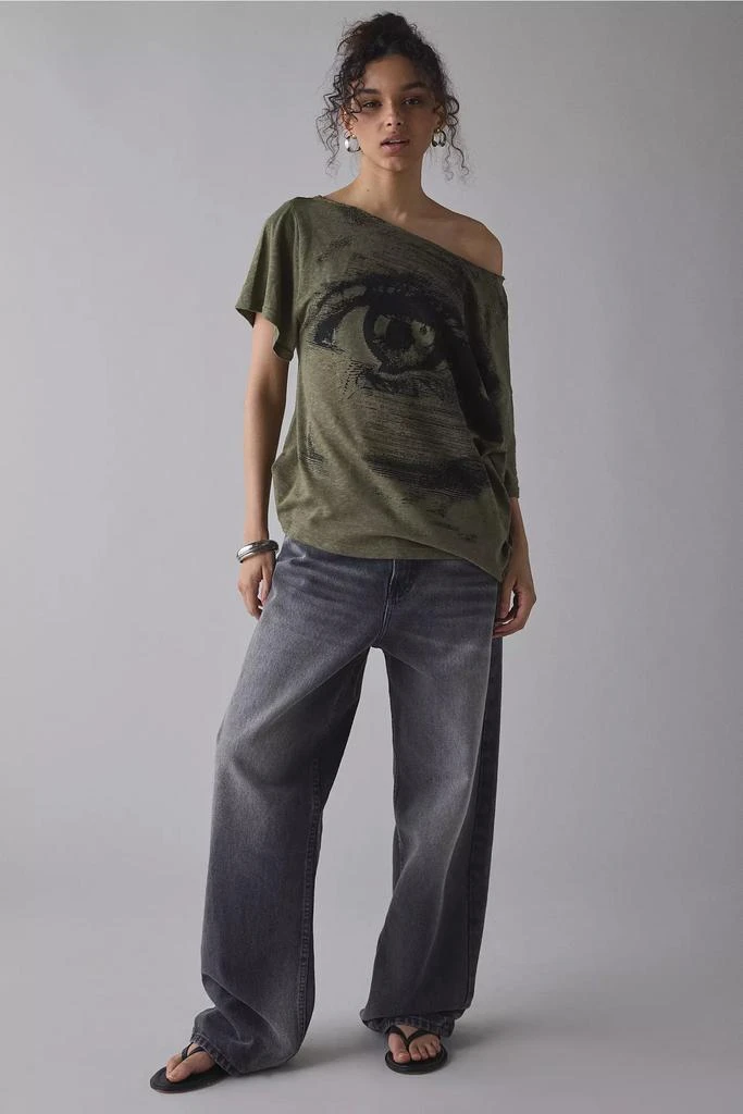BDG BDG Courtney Eye Graphic Off-The-Shoulder Oversized Tee 2
