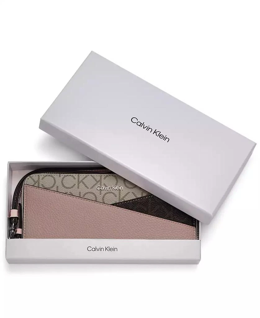 Calvin Klein Women
s Audrey Signature Wallet 6