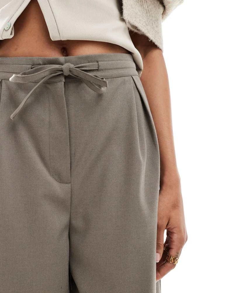 ASOS ASOS DESIGN Tall tailored tie waist wide leg trousers with pleat detail in brushed khaki 3