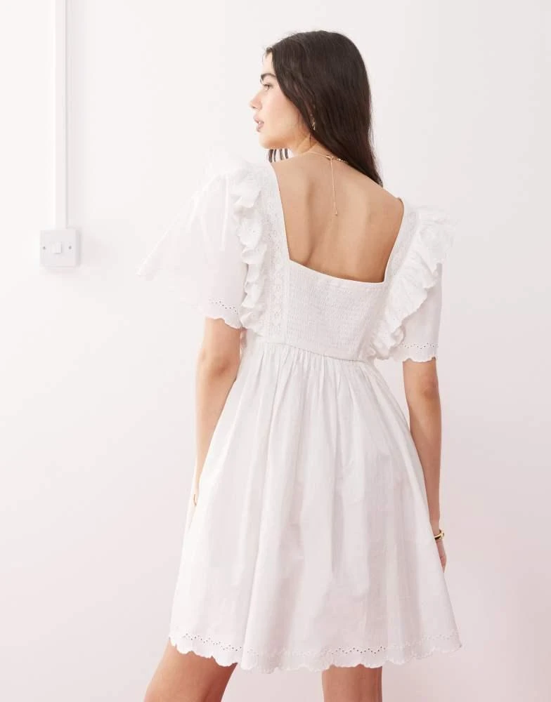 Shop Reclaimed Vintage western babydoll smock dress with embroidery lace  detail in white on Sale at BeyondStyle  Get 11% Off Reclaimed Vintage  western babydoll smock dress with embroidery lace detail in
