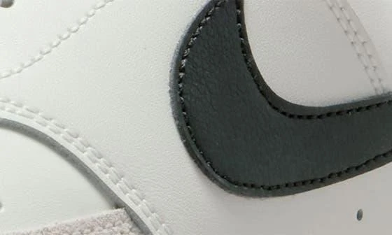 NIKE Court Vision Next Nature Sneaker 7