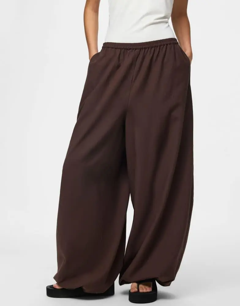 Pieces Pieces Trousers in hot fudge