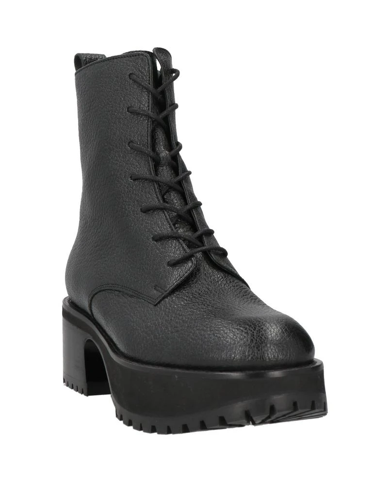 by FAR Ankle boot 2