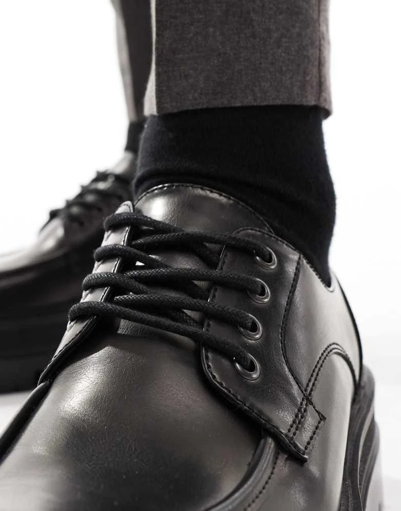 Bershka Bershka derby smart lace up shoe in black 3