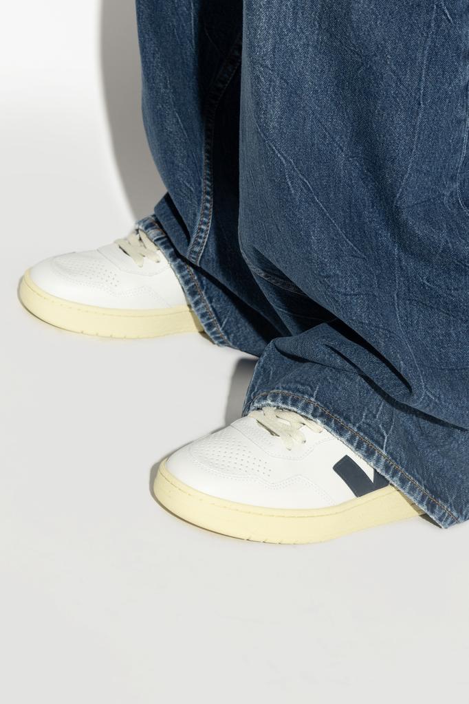 Veja Sports Shoes `V-90 O.T. Leather`