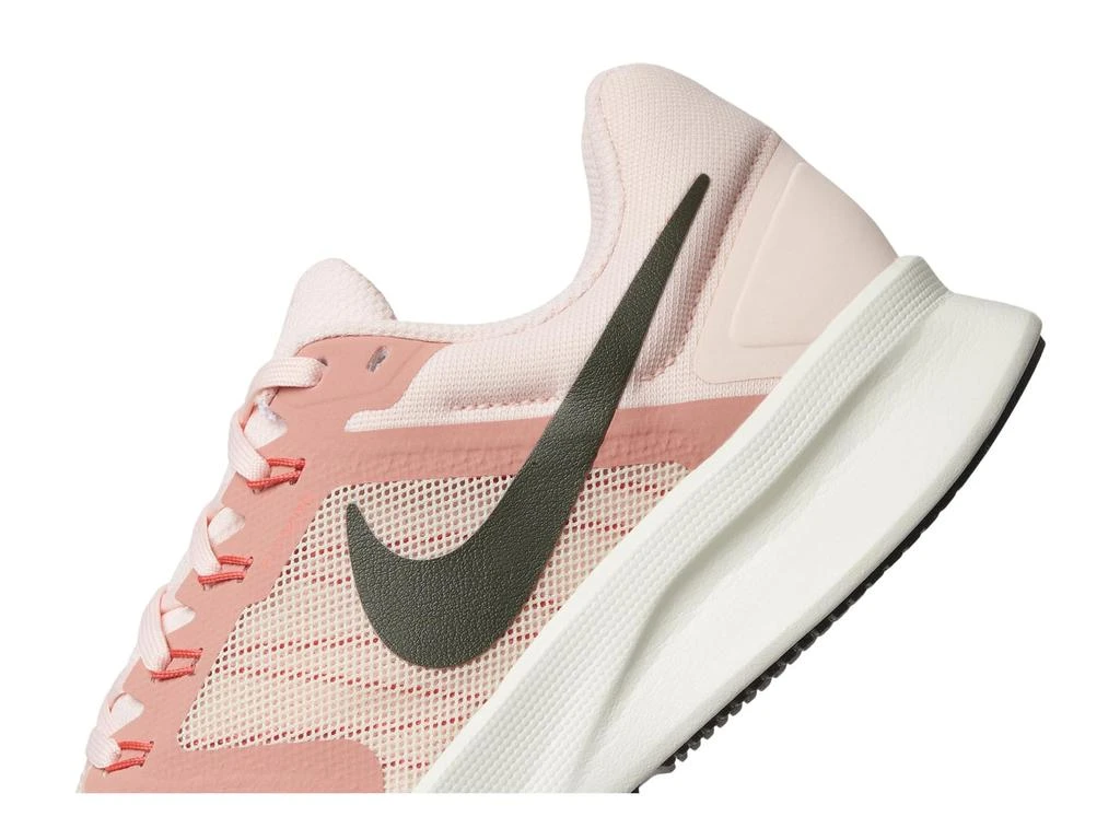 NIKE Run Swift 3 6