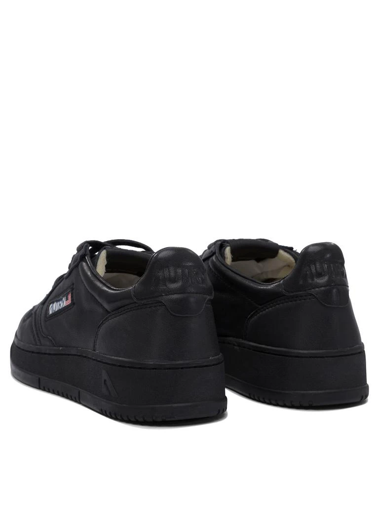 Autry MEDALIST MONOCHROMATIC SNEAKERS 4