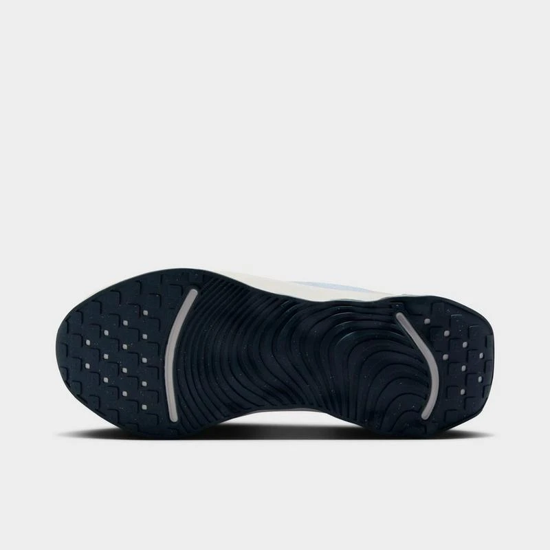 NIKE Women's Nike Motiva Premium Casual Shoes 6