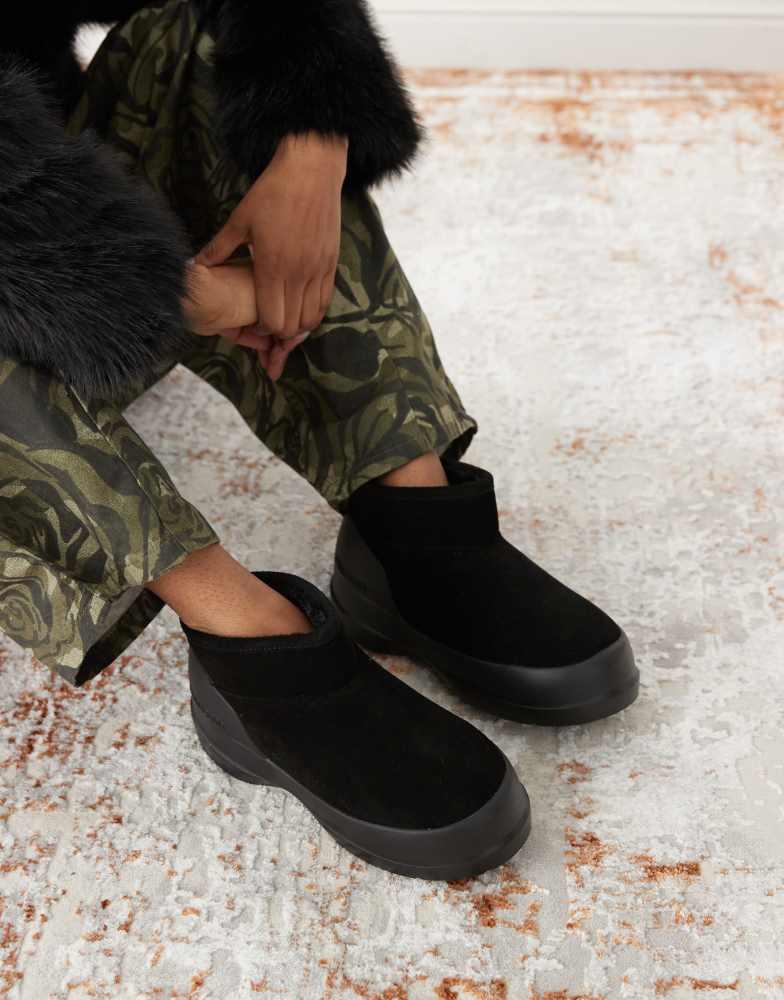 Moonboot unisex Luna Low boots in black – On Sale Now with