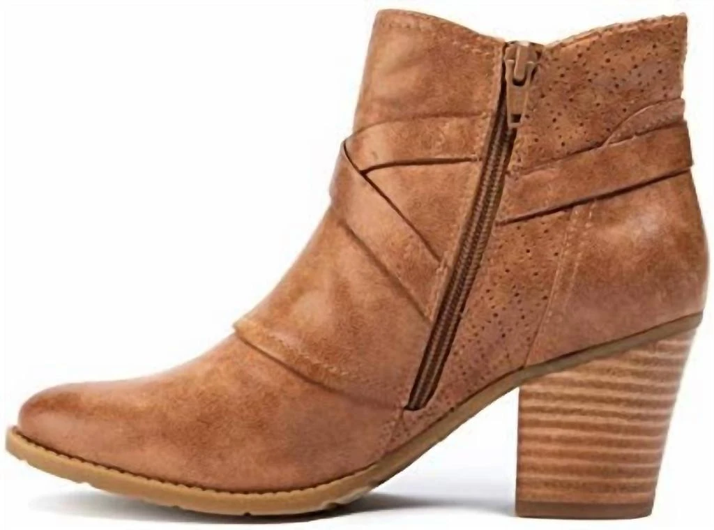 Baretraps Women Launa Ankle Boot In Auburn 3