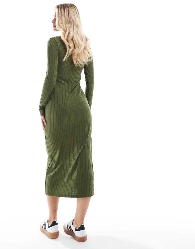 Vero Moda Petite Vero Moda Petite rib jersey maxi dress in dark green 3