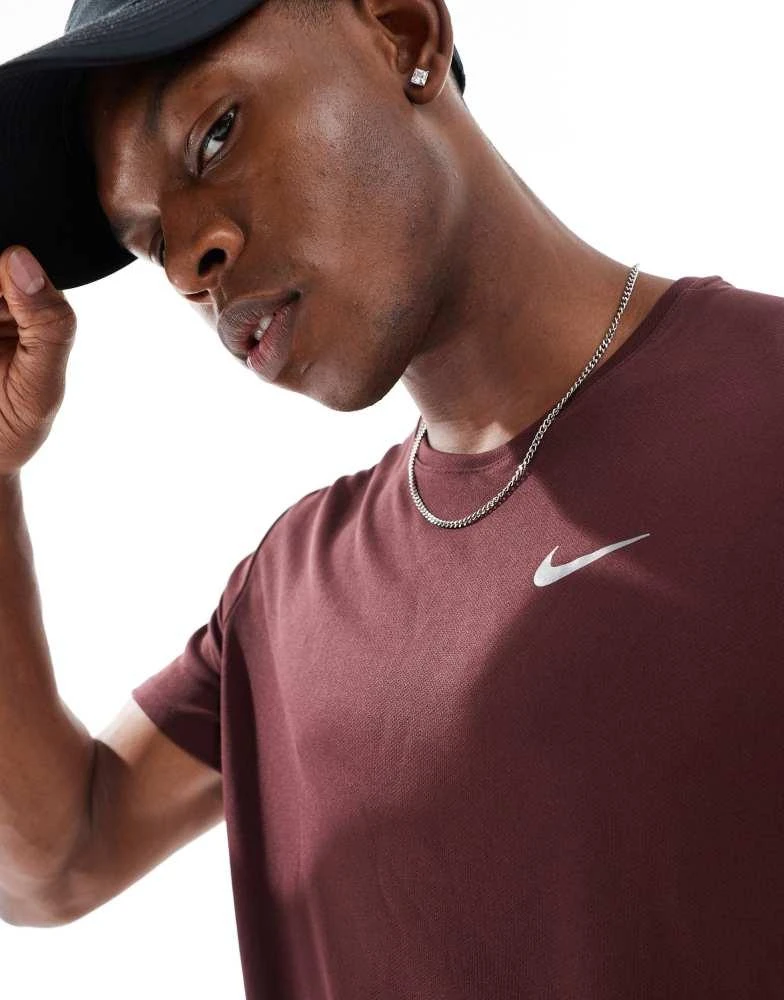 NIKE Nike Running Miler Dri-FIT t-shirt in burgundy 3