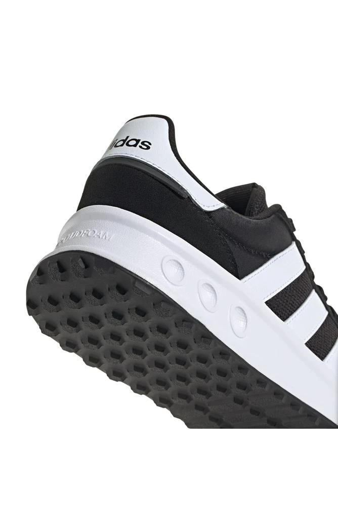 Adidas Run 84 Sneaker 9