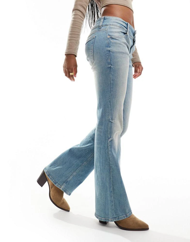 Bershka Bershka low rise bootcut jeans in light blue dirty wash 3