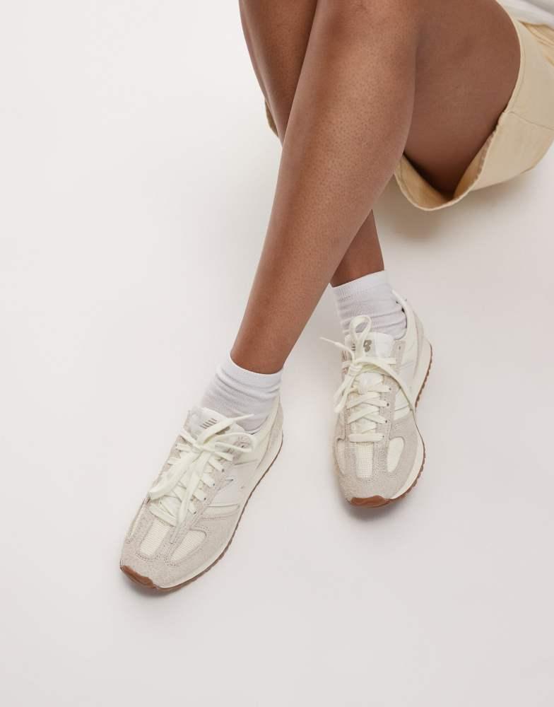 New Balance New Balance 471 gum sole trainers in beige and white