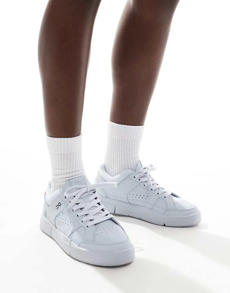 On ON The Roger Clubhouse trainers in HEATHER 1