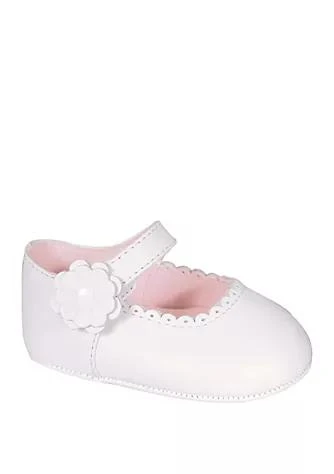 Crown & Ivy™ Ivy Baby Girls White Scallop Mary Jane Shoes 1