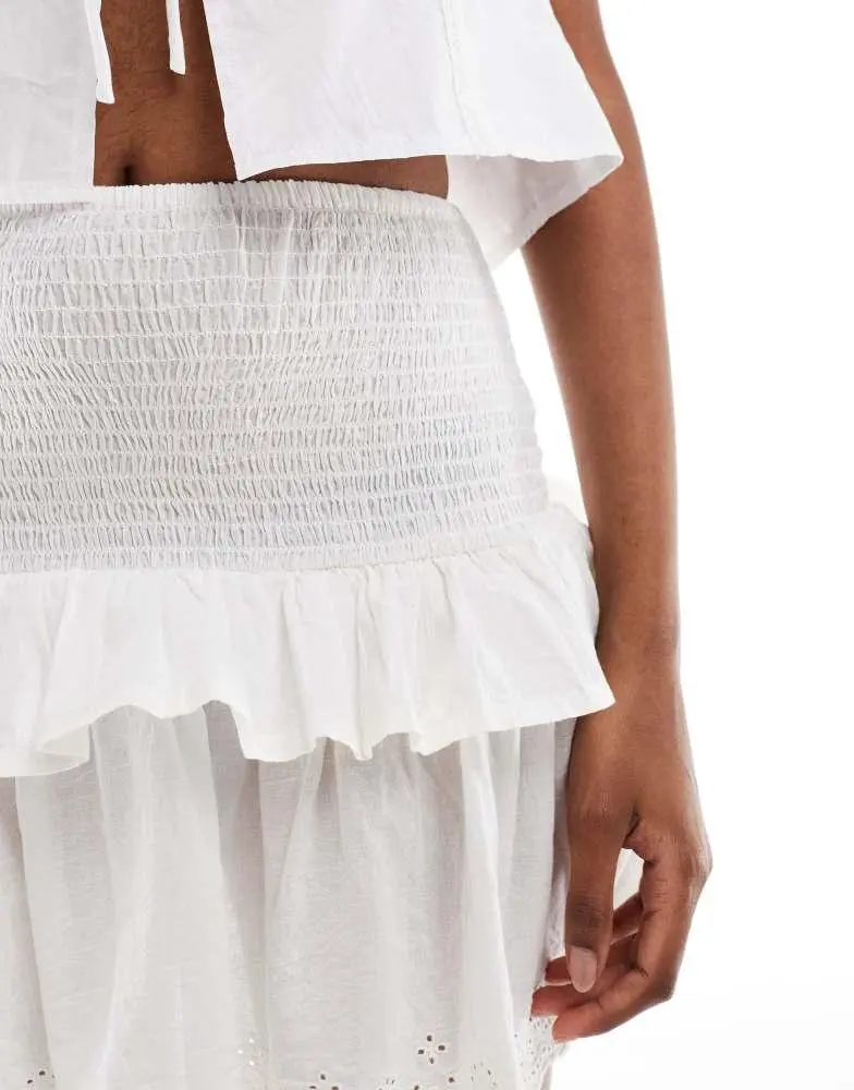Wednesday's Girl Wednesday's Girl tiered ruffle mini skirt in white 3