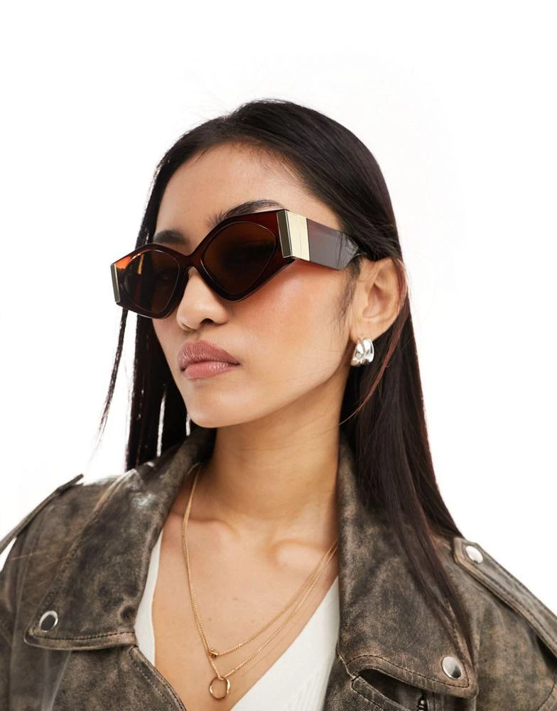 Jeepers Peepers Jeepers Peepers cat eye sunglasses in brown with gold 1
