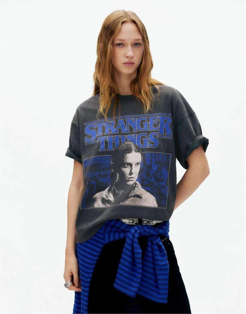 Pull&Bear Pull&Bear Stranger things t-shirt in faded black