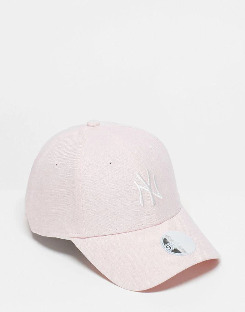 New Era New Era NY Yankees linen 9forty cap in pink 1