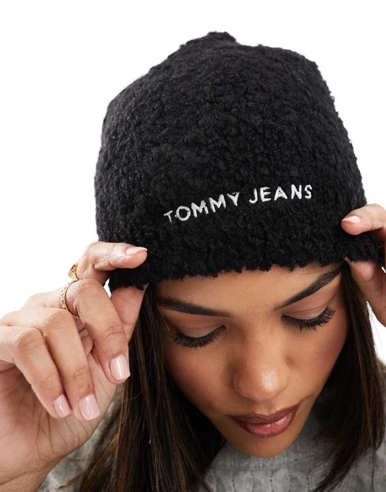 Tommy Jeans Tommy Jeans teddy beanie in black 3