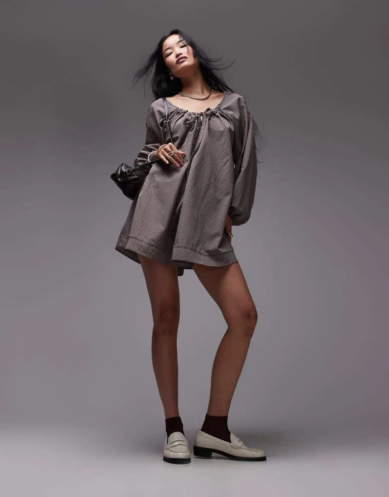 Topshop Topshop chuck on trapeze dress in brown check 1