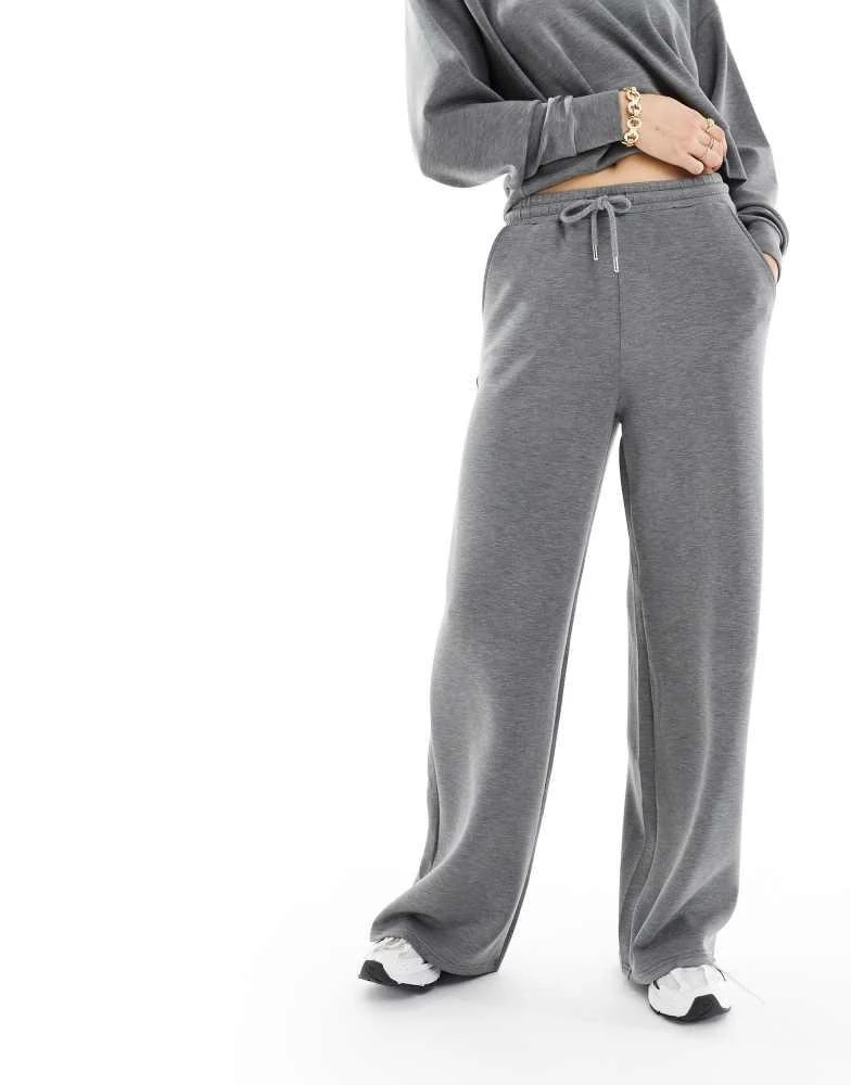 Stradivarius Stradivarius soft touch wide leg jogger in grey co-ord 3