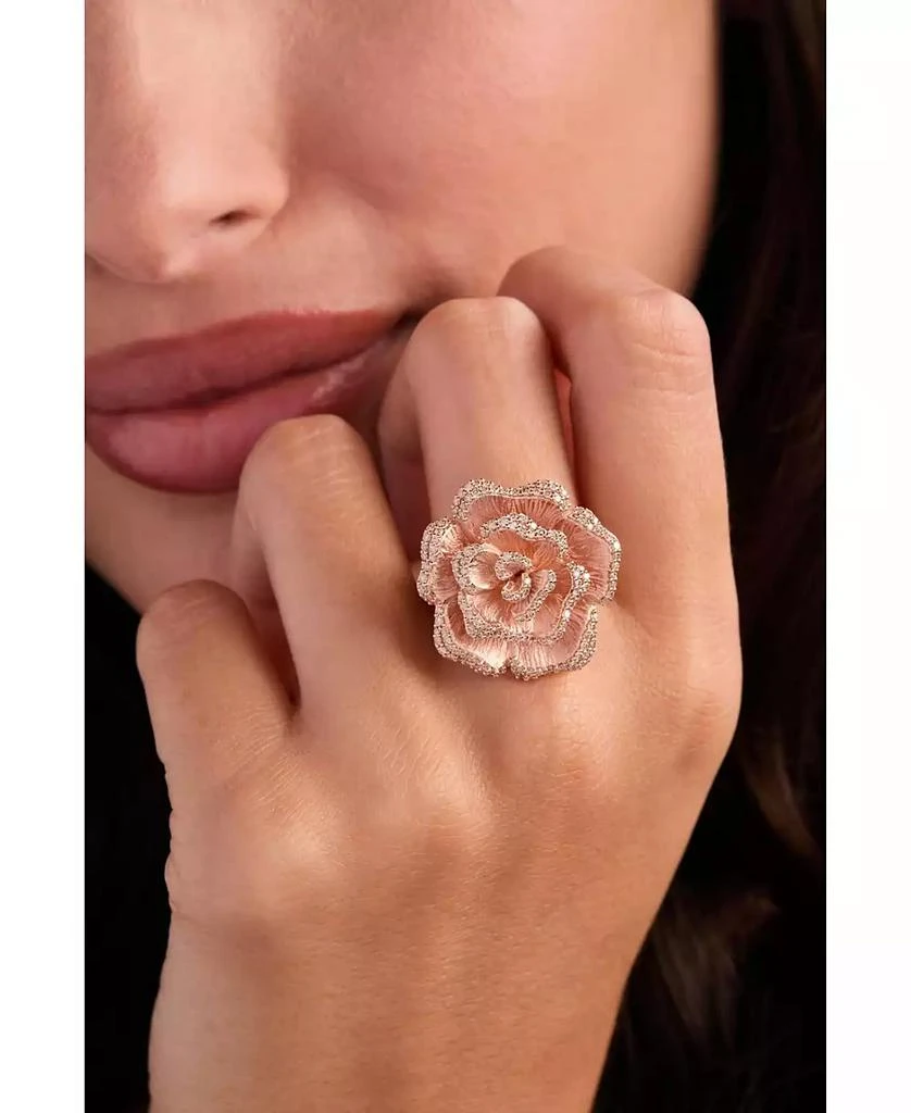 Bague en or rose avec diamant rose et diamants