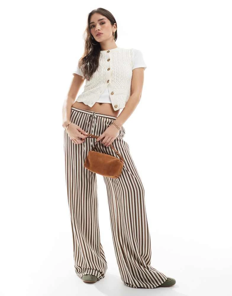 New Look New Look stitch detail button down waistcoat in cream 4