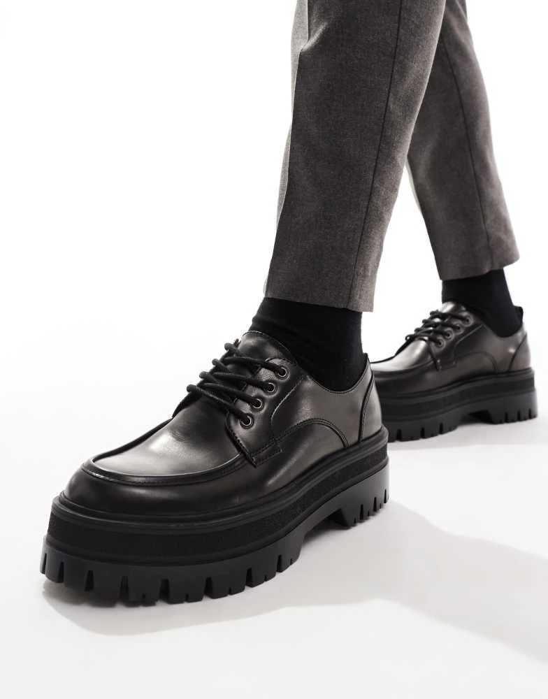 Bershka Bershka derby smart lace up shoe in black 1