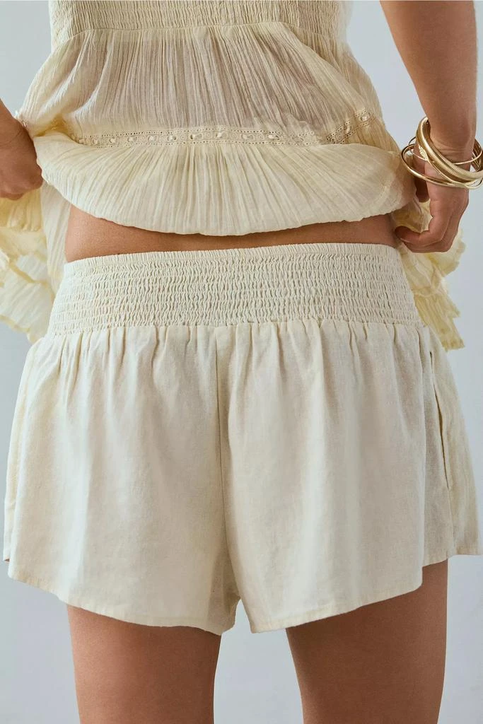 Kimchi Blue Kimchi Blue Caroline Smocked Waistband Linen-Blend Short 3